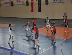 Bin 50 sporcu başarı için yarışıyor
